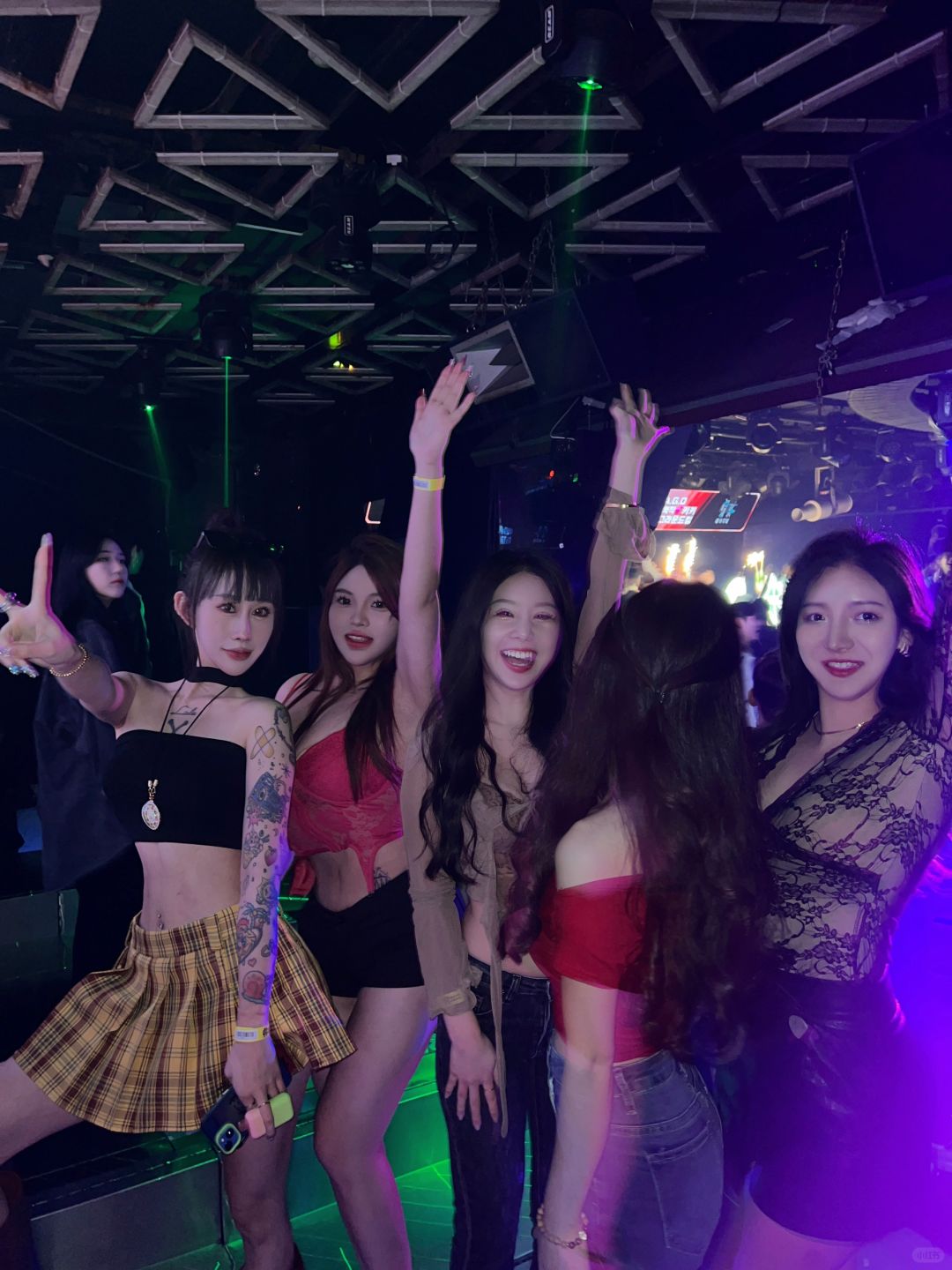 Seoul-Club Race in Gangnam, Seou. Drinking and dancing are the only joys for beautiful girls