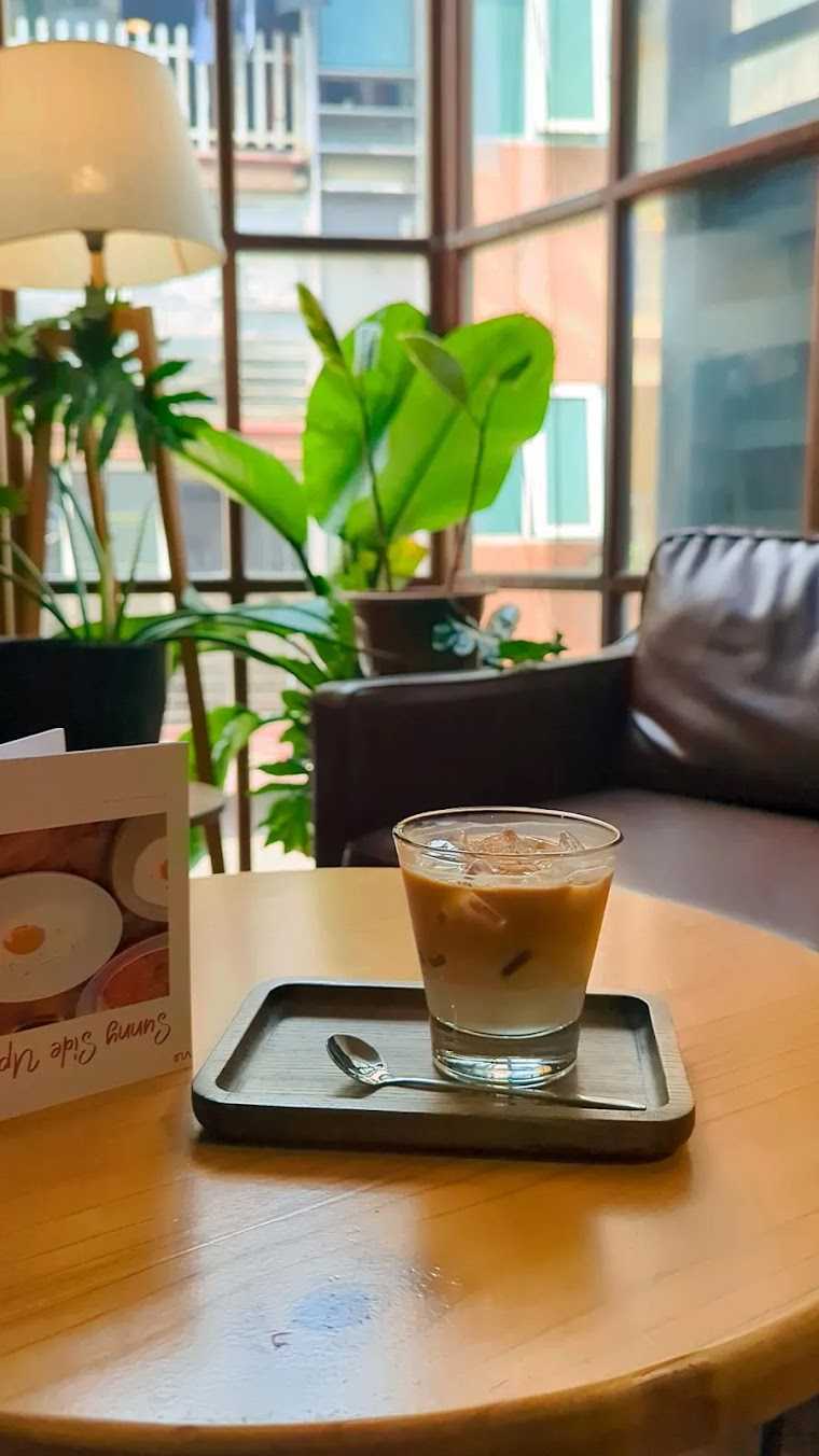 Hanoi-10 must-visit cafes in Hanoi with great atmosphere, Wifi, and sockets for remote workers to take notes quickly!