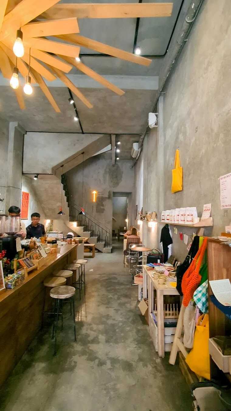 Hanoi-10 must-visit cafes in Hanoi with great atmosphere, Wifi, and sockets for remote workers to take notes quickly!