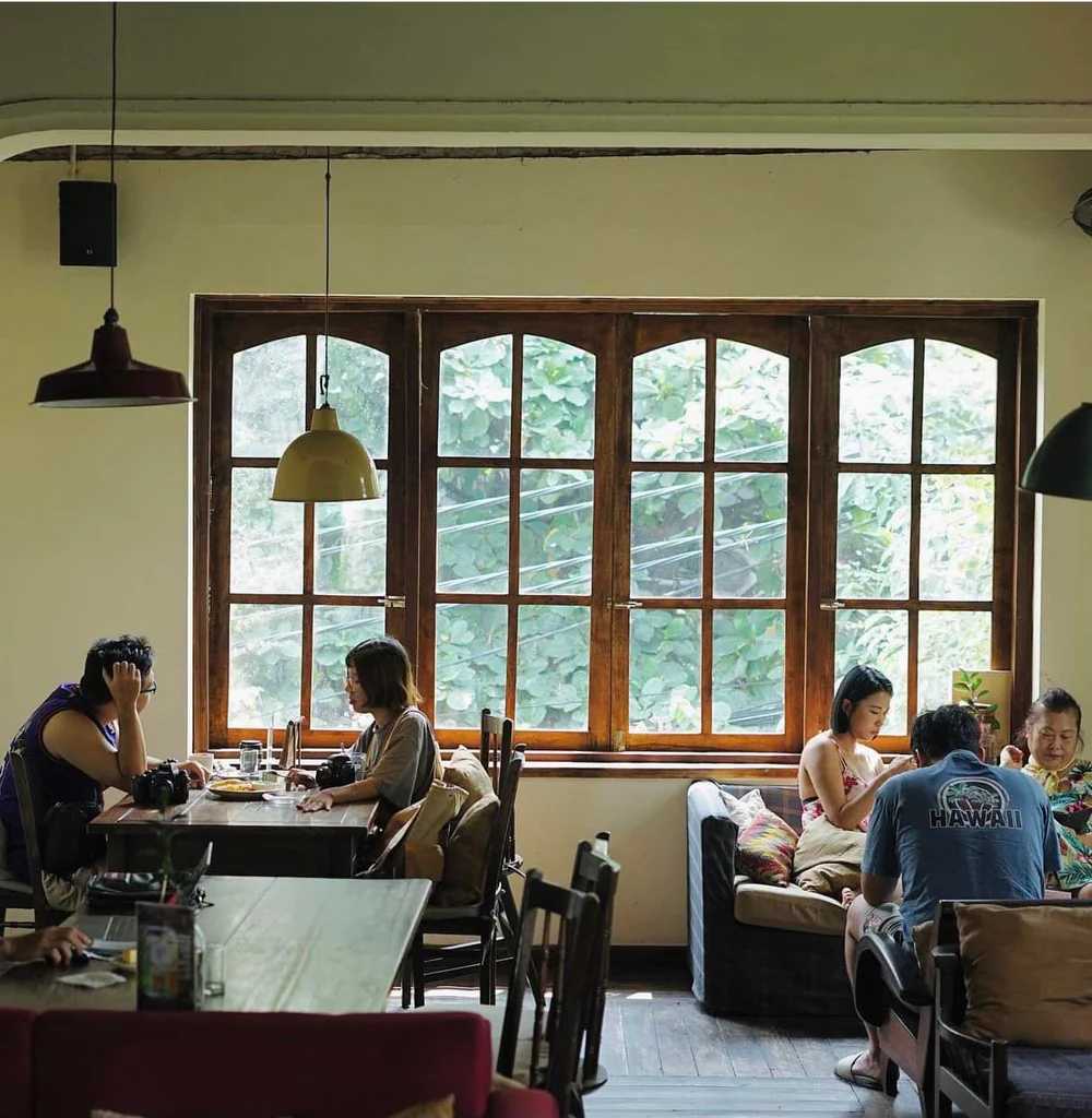 Hanoi-10 must-visit cafes in Hanoi with great atmosphere, Wifi, and sockets for remote workers to take notes quickly!