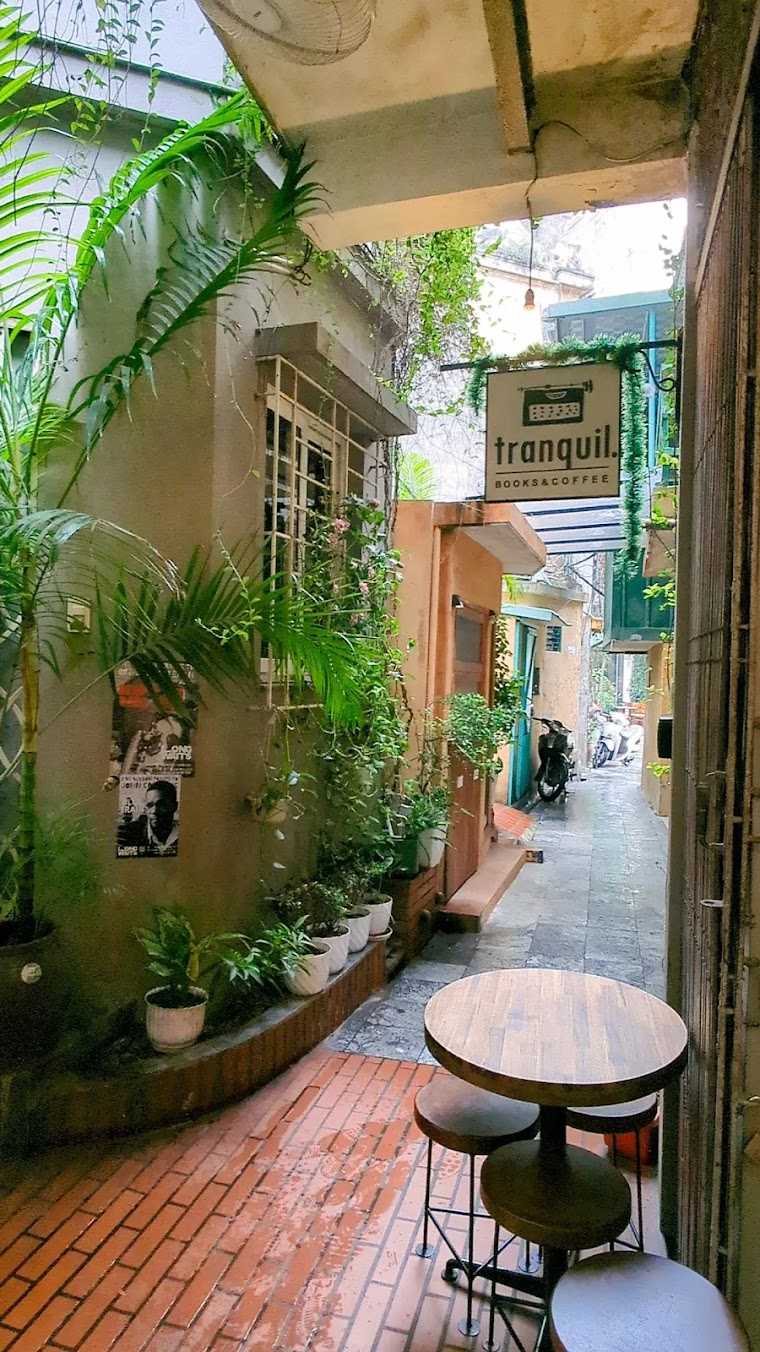 Hanoi-10 must-visit cafes in Hanoi with great atmosphere, Wifi, and sockets for remote workers to take notes quickly!