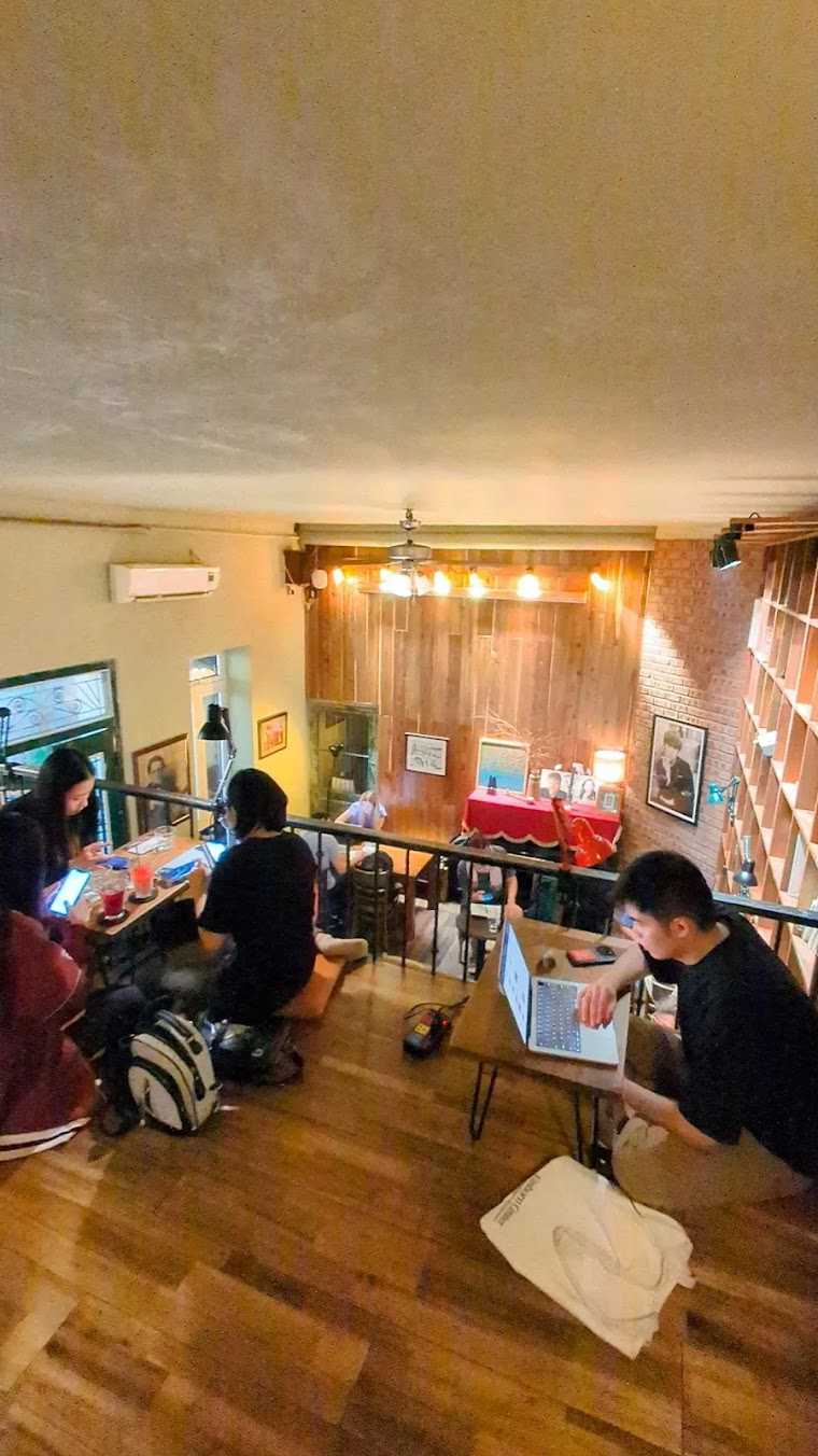 Hanoi-10 must-visit cafes in Hanoi with great atmosphere, Wifi, and sockets for remote workers to take notes quickly!