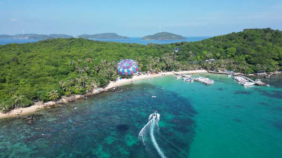 Ho Chi Minh-How to island hop in Phu Quoc, Vietnam! Snorkeling, underwater walking, and all-you-can-eat seafood!