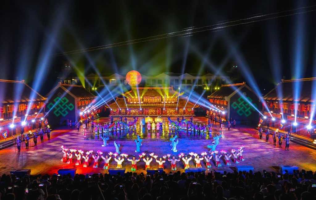 Ho Chi Minh-Phu Quoc Island Free Travel Guide｜Sun, beach, bikini, wonderful performances and large stage show