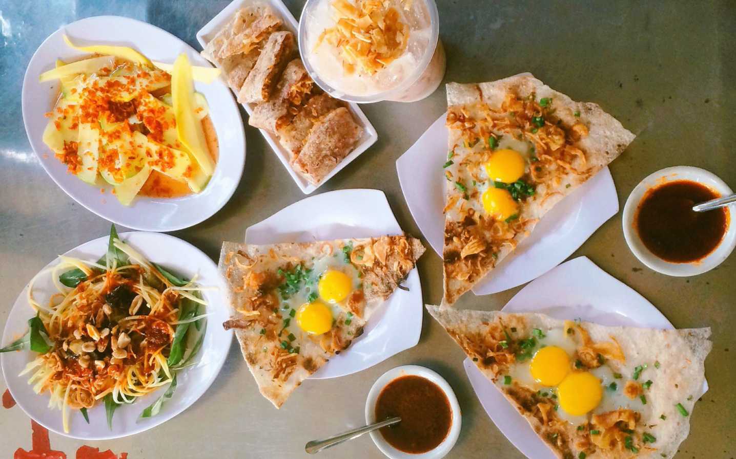 Ho Chi Minh-Top 10 must-eat food guides for Danang travel, delicious local street snacks in Vietnam