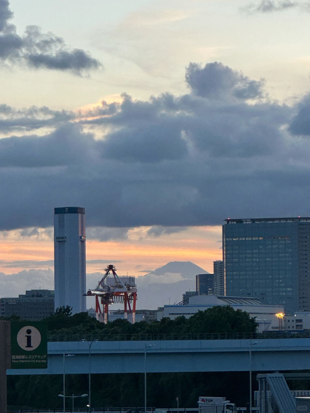 Tokyo-Tokyo Odaiba Seaside Park blows the wind of freedom, the world's third Statue of Liberty