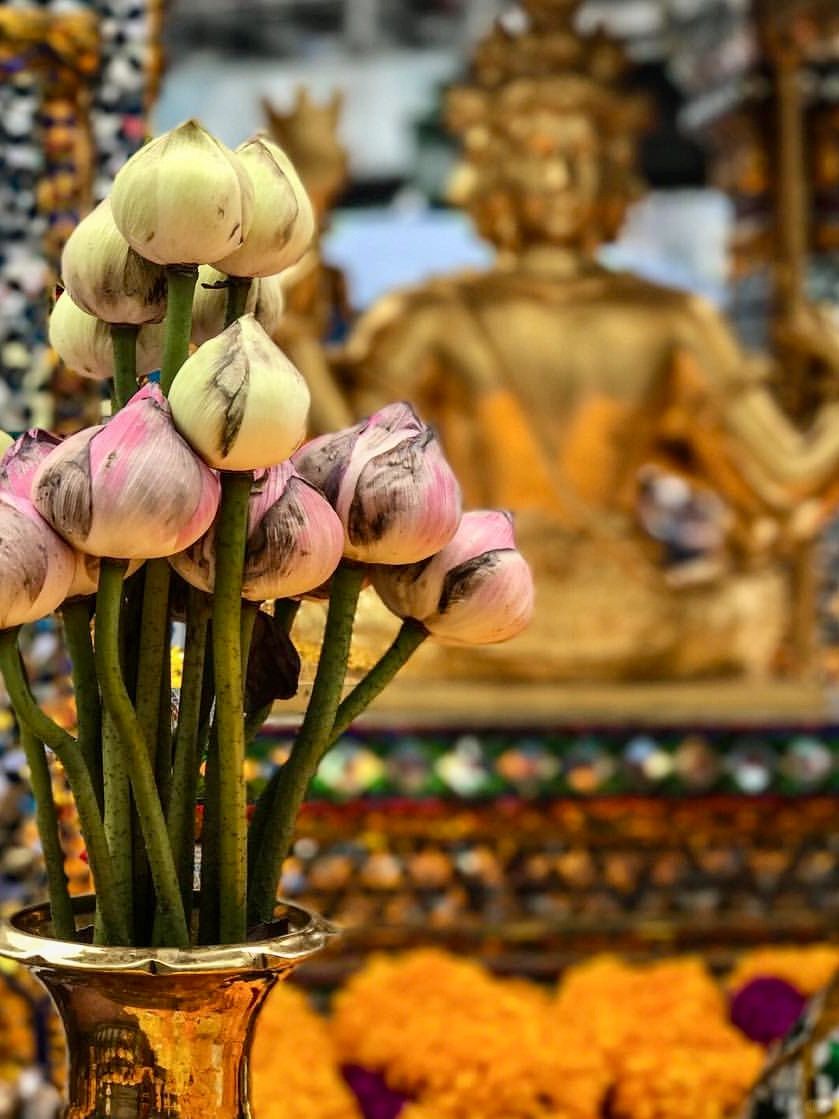 Bangkok-Don't miss this intersection in Bangkok, the four-faced Buddha statue is full of faith