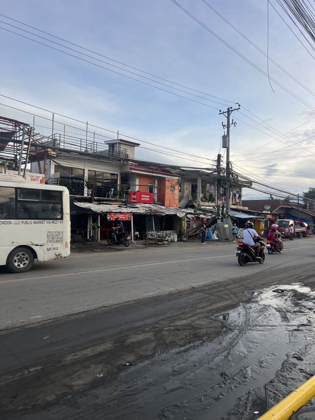 Cebu-My impression of Cebu: beautiful scenery, modern cities, chaotic and dirty slums