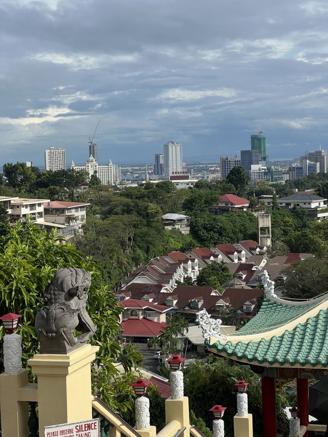 Cebu-My impression of Cebu: beautiful scenery, modern cities, chaotic and dirty slums