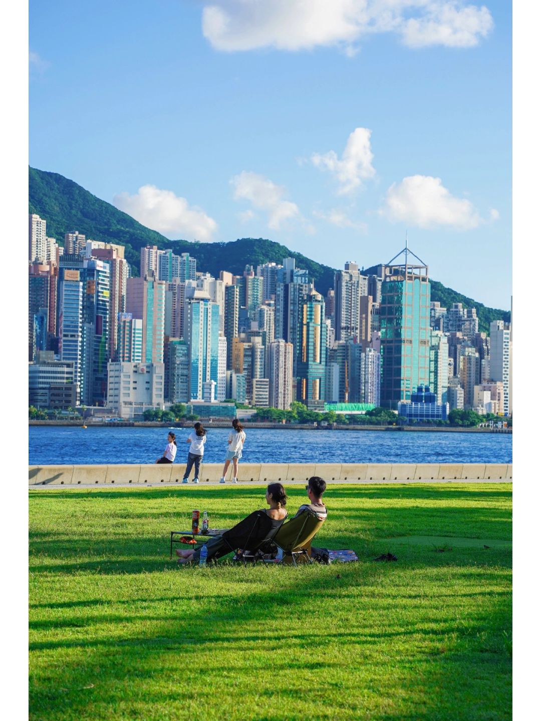 Hong kong-Before leaving Hong Kong，be sure to leave half a day for West Kowloon Waterfront Promenade!