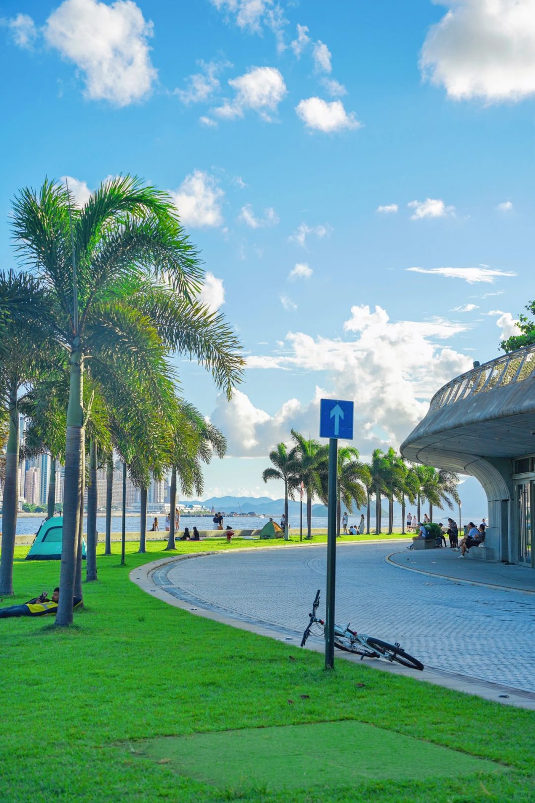 Hong kong-Before leaving Hong Kong，be sure to leave half a day for West Kowloon Waterfront Promenade!