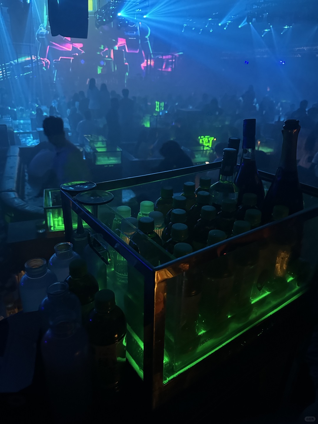 Chengdu/Chongqing-Chengdu Theater Bar, this is a mature nightclub, so the facilities are also very complete!