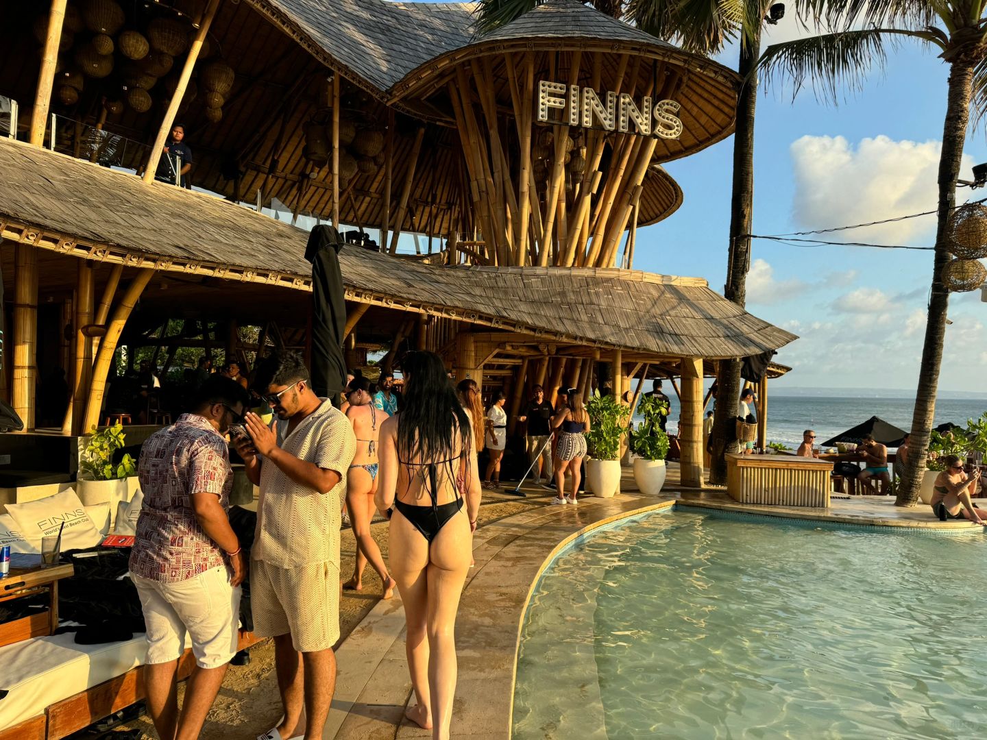 Bali-The Finnish beach club in Bali has shown their enthusiasm from people of all ages!