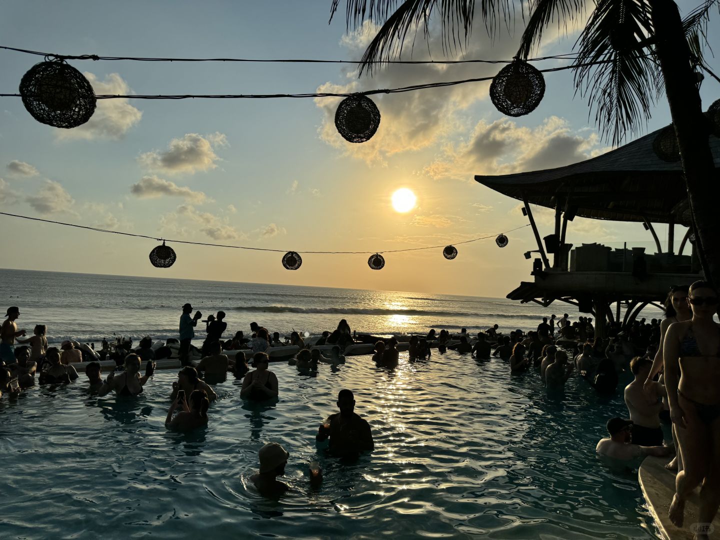 Bali-The Finnish beach club in Bali has shown their enthusiasm from people of all ages!