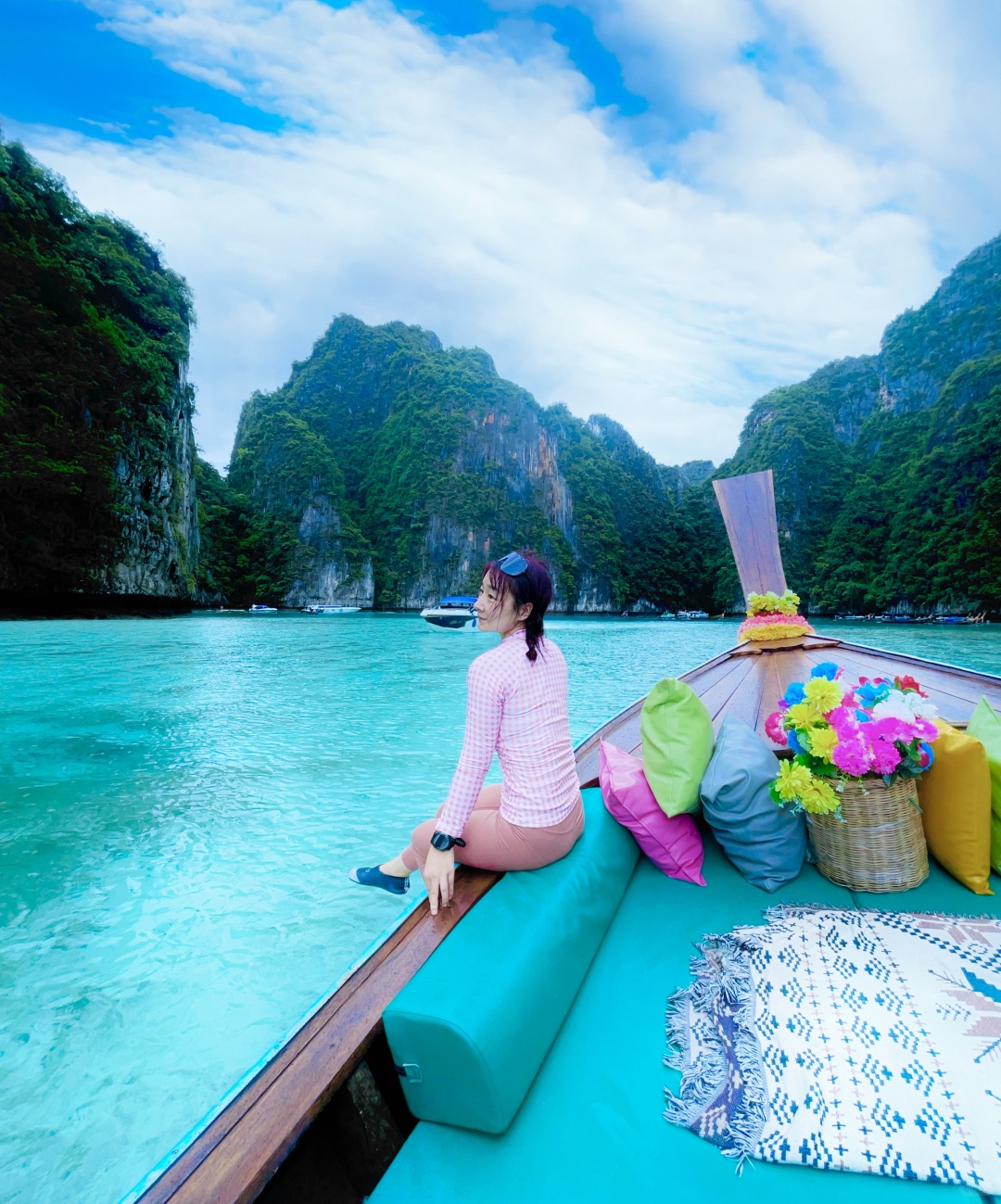 Krabi-Krabi - Phi Phi Island Tour. Boat ticket booking, Muay Thai competition, pineapple fried rice