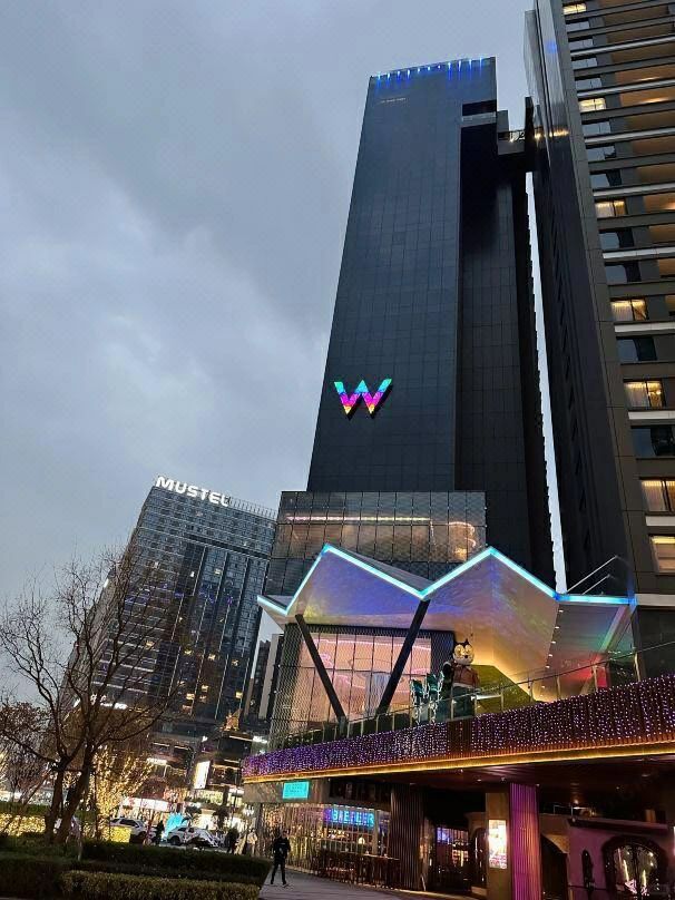 Chengdu/Chongqing-The W Hotel in Chengdu has stylish rooms that cater to the tastes of young people!