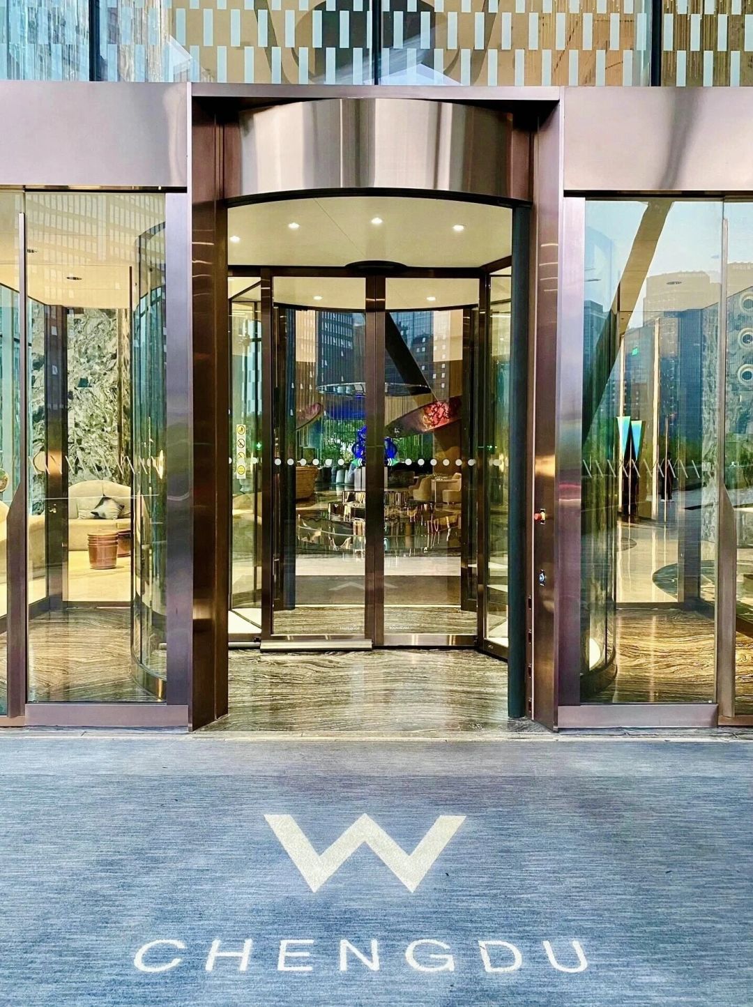 Chengdu/Chongqing-The W Hotel in Chengdu has stylish rooms that cater to the tastes of young people!