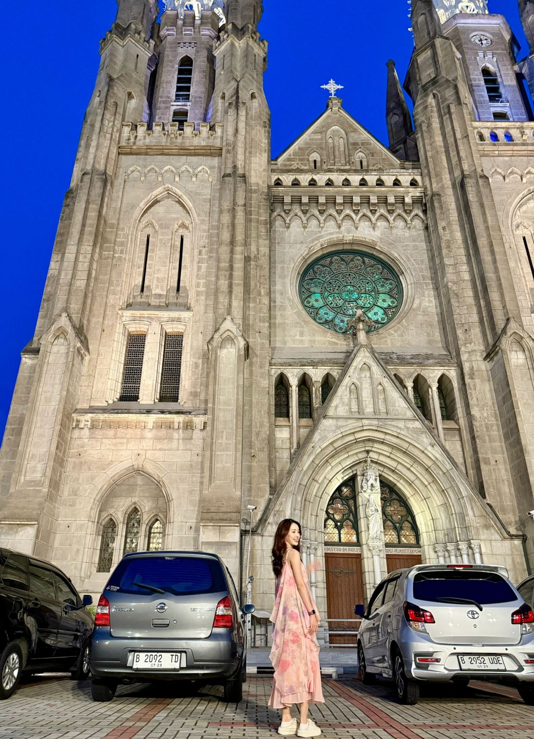 Jakarta-Gereja Katedral , Bafe Batavia and Land’s End PIK 2, ⛪️the best places to visit in Jakarta