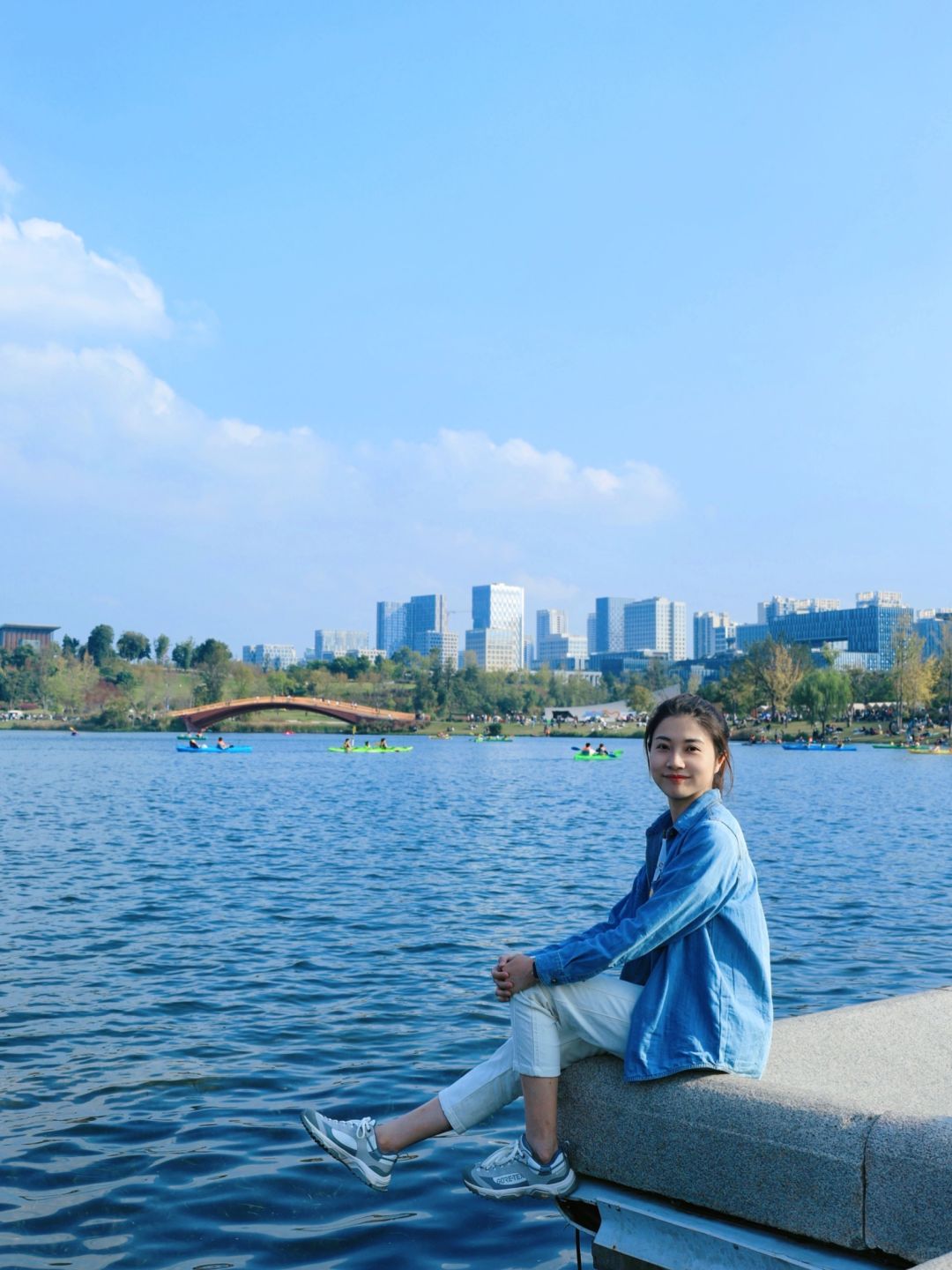 Chengdu/Chongqing-Xinglong Lake Park in Chengdu has beautiful greenways and scenic views along the way!