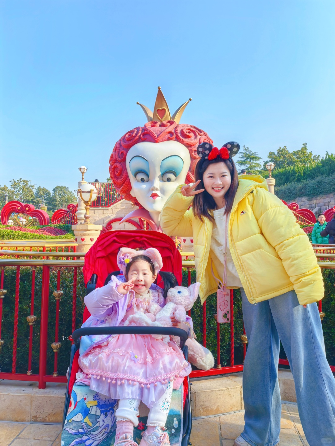 Shanghai/Hangzhou-Shanghai Disneyland, my child and I had a great time!