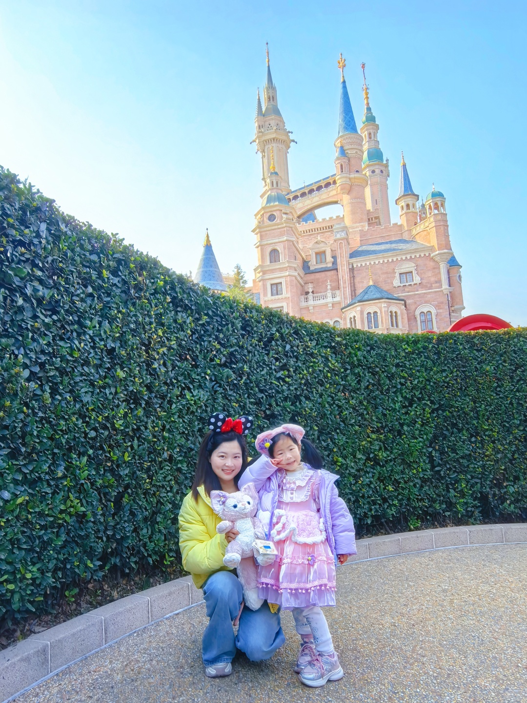 Shanghai/Hangzhou-Shanghai Disneyland, my child and I had a great time!