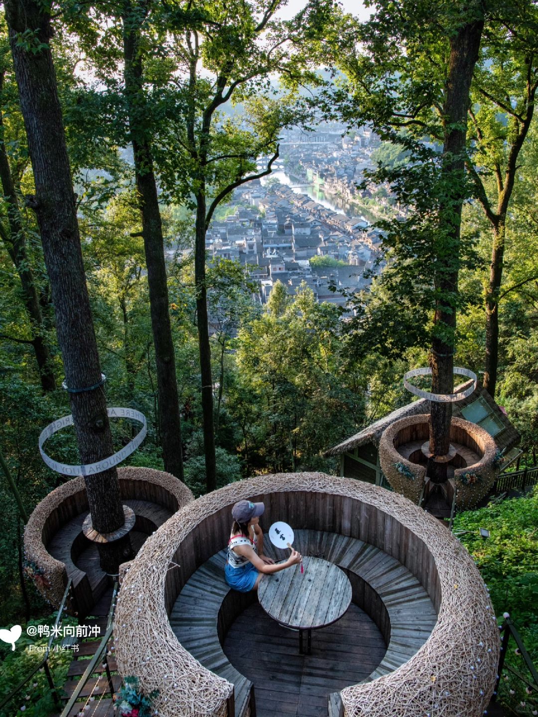 Changsha-Furong Town, Hunan Province, with green mountains and nine sky waterfalls thousands of miles down!