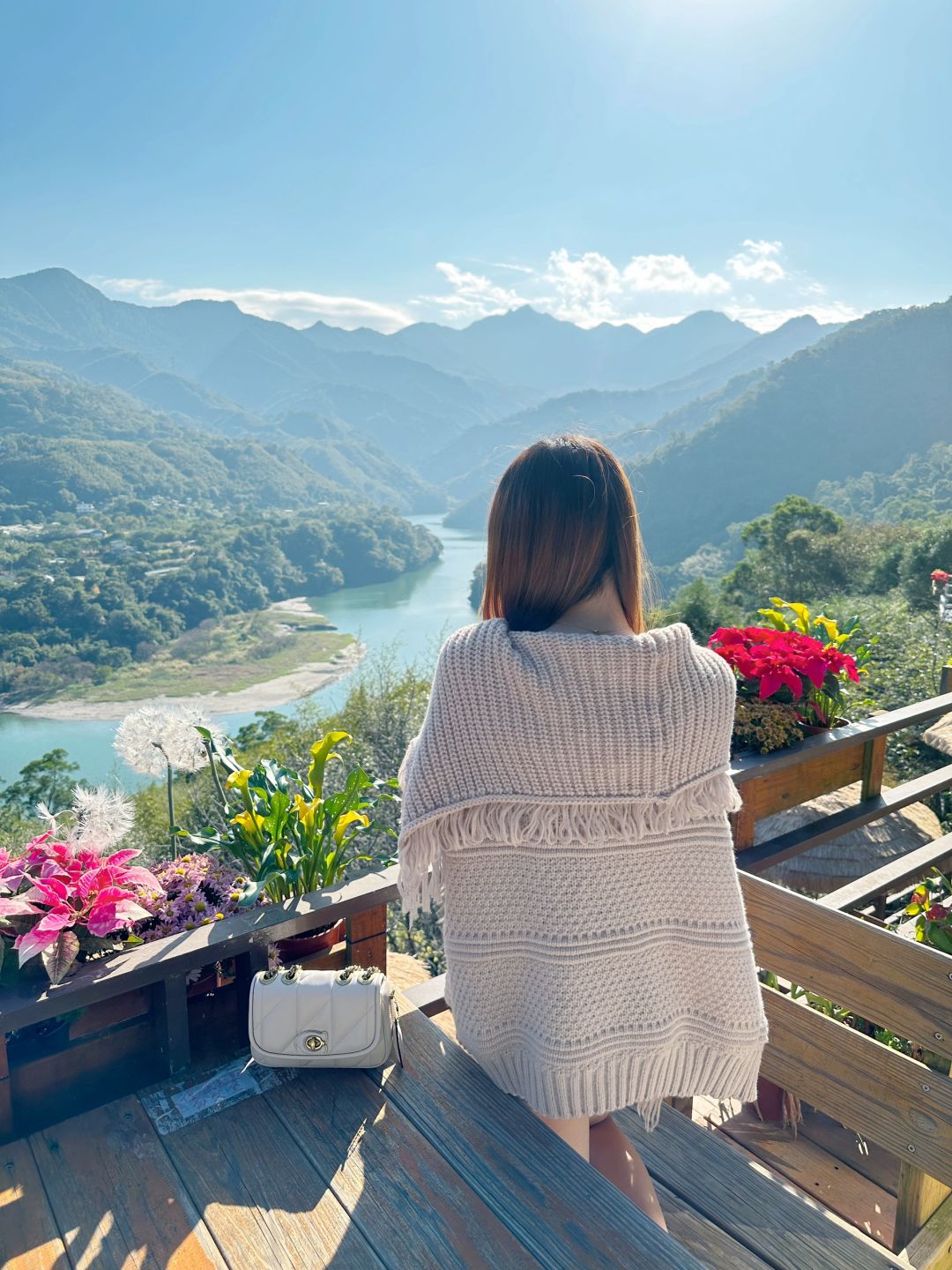 Taiwan-Taiwan Taoyuan, Senlin Waterfront Café, beautiful mountain and water scenery