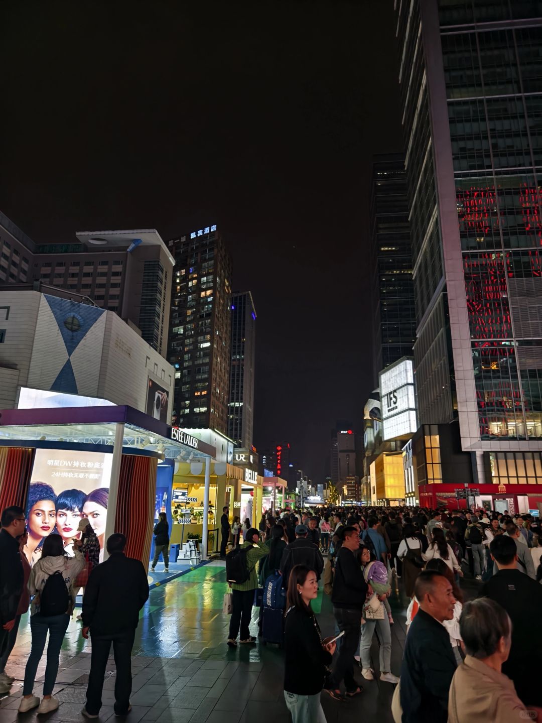 Chengdu/Chongqing-Chengdu Taikoo Li, let people enjoy a good time in the busy city center!