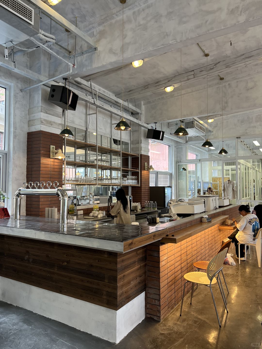 Changsha-In Changsha Qifeng cafe, the space is very large, and the overall Korean decoration!