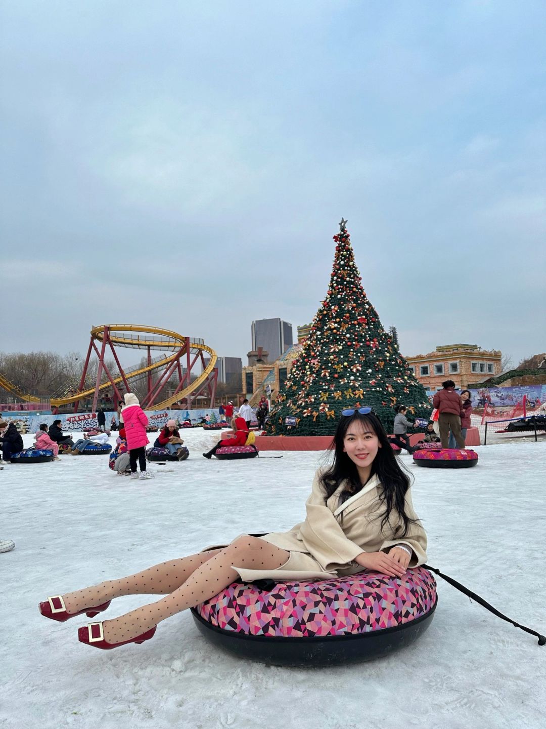 Beijing/Tianjin-Beijing Happy Valley Amusement Park, where thousands of sparks fall like raindrops, is so beautiful!