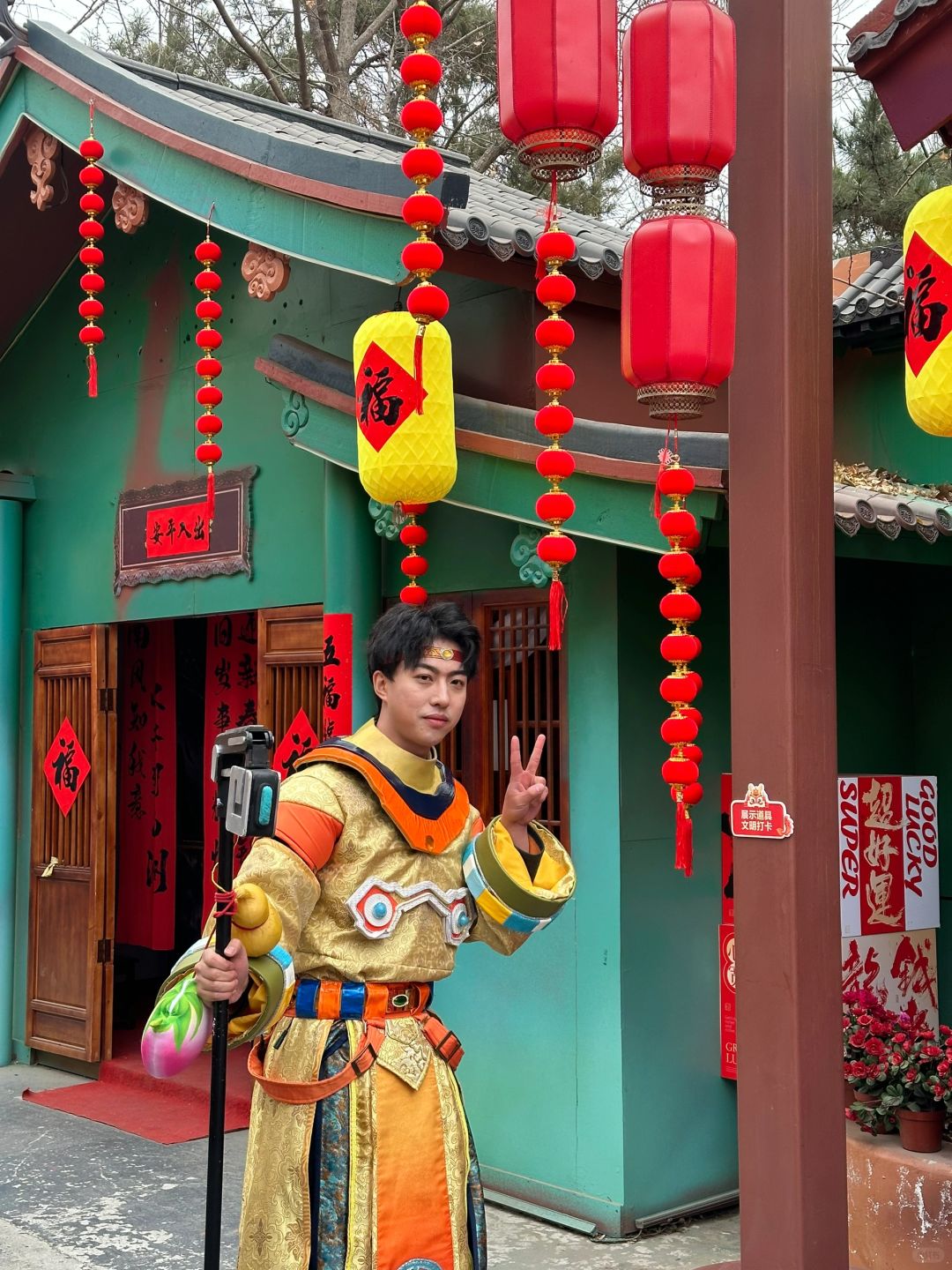 Beijing/Tianjin-Beijing Happy Valley Amusement Park, where thousands of sparks fall like raindrops, is so beautiful!