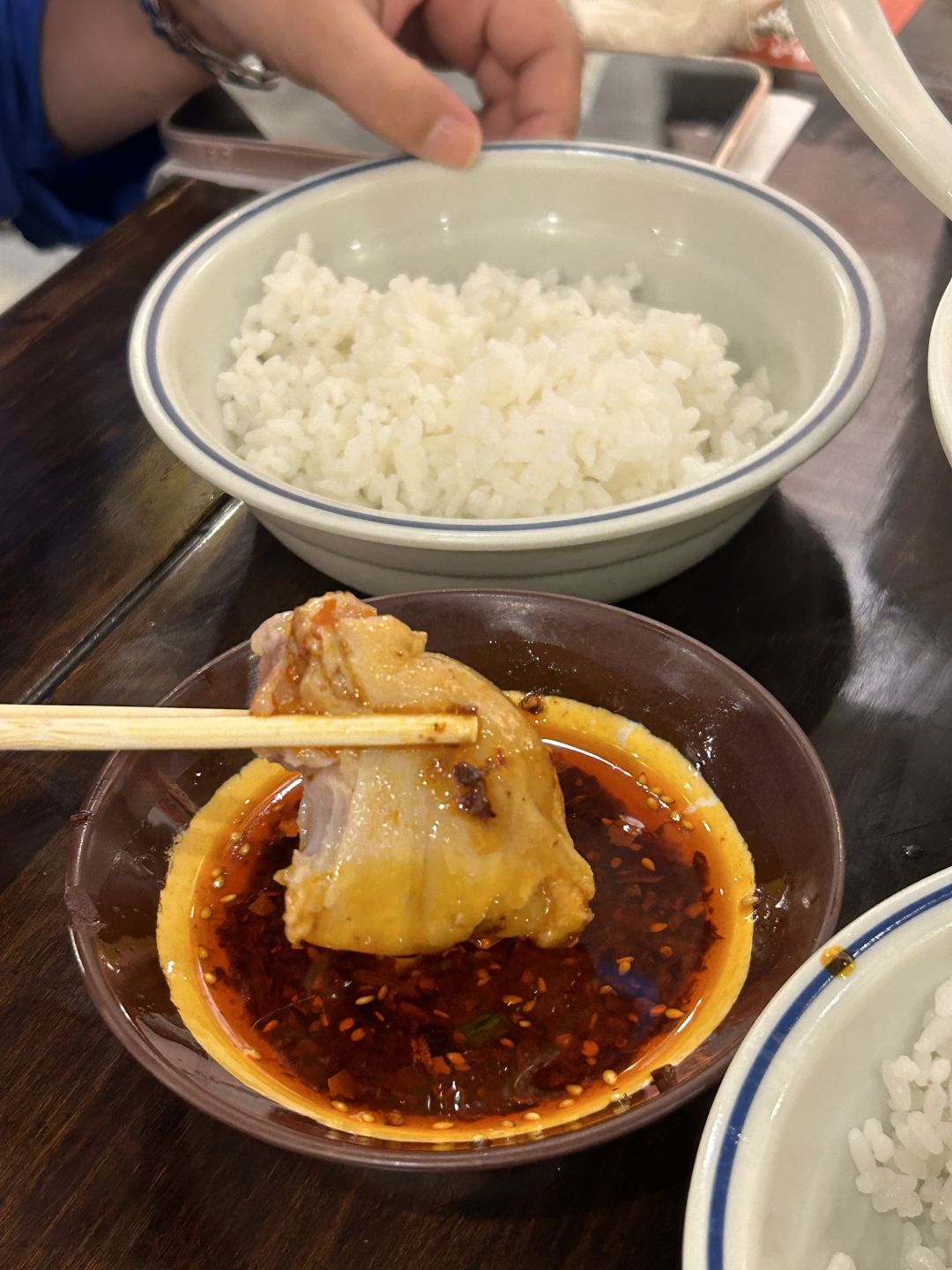 Chengdu/Chongqing-At Wuming Hoof Flower Restaurant in Chengdu, the stewed pig trotters are soft and sticky, very delicious!