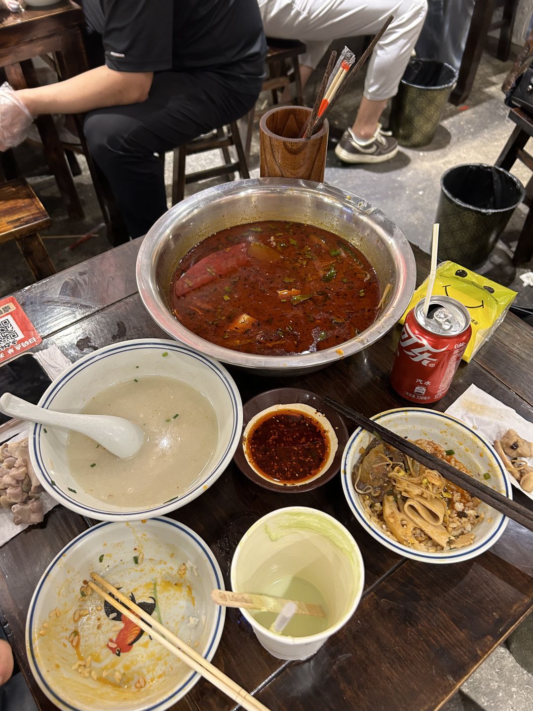 Chengdu/Chongqing-At Wuming Hoof Flower Restaurant in Chengdu, the stewed pig trotters are soft and sticky, very delicious!