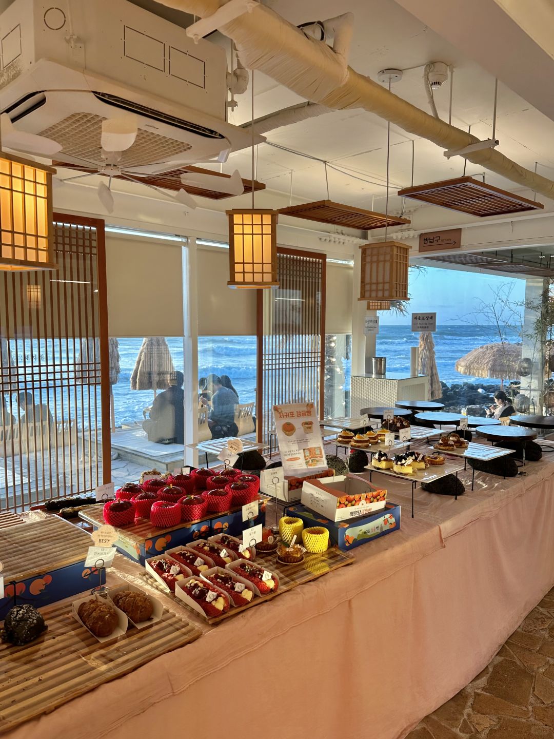 Busan/Jeju-Jeju Island's 해지개 Cafe, enjoy the most beautiful sunset under the parasols on the beach