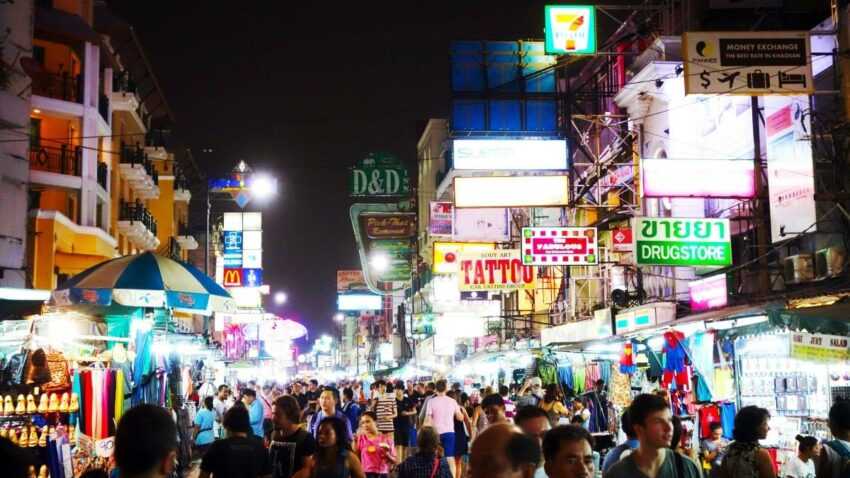 Bangkok-8 Nightlife Markets in Bangkok, Thailand: Specialty Food, Must-eat Food, and Transportation