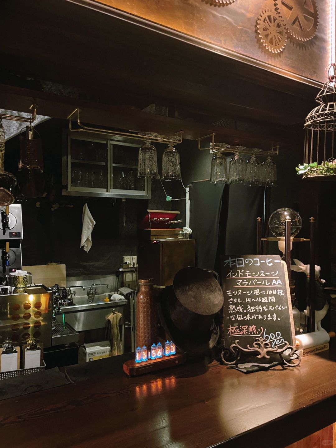 Tokyo-Japanese niche coffee bar treasure shop coffee with many interesting combinations