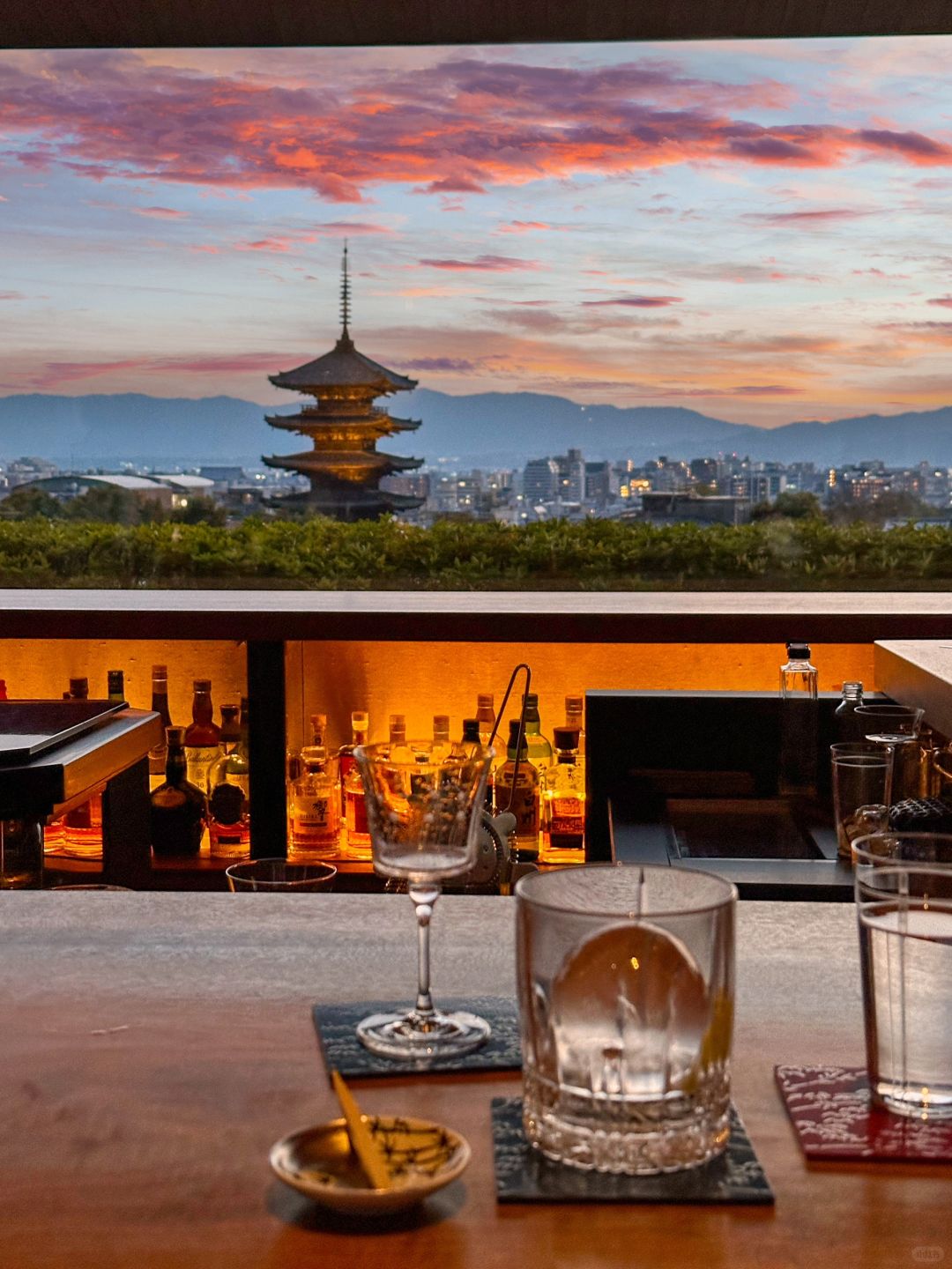 Osaka-Kyoto Park Hyatt where you can take pictures of  beautiful sunset and Yazaka Tower