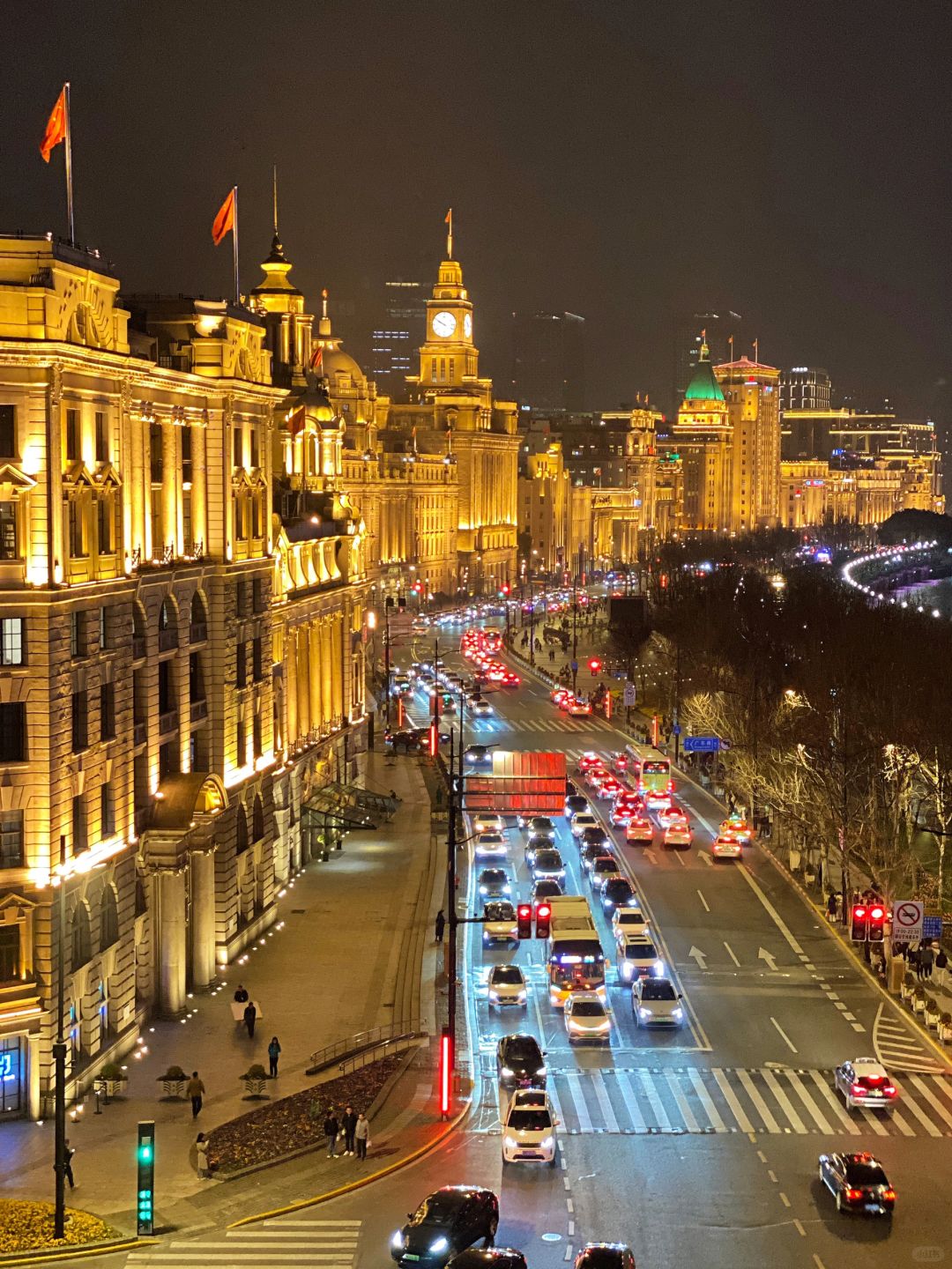 Shanghai/Hangzhou-At the Fushai Bar in Shanghai, this is truly the best night view of the Bund!