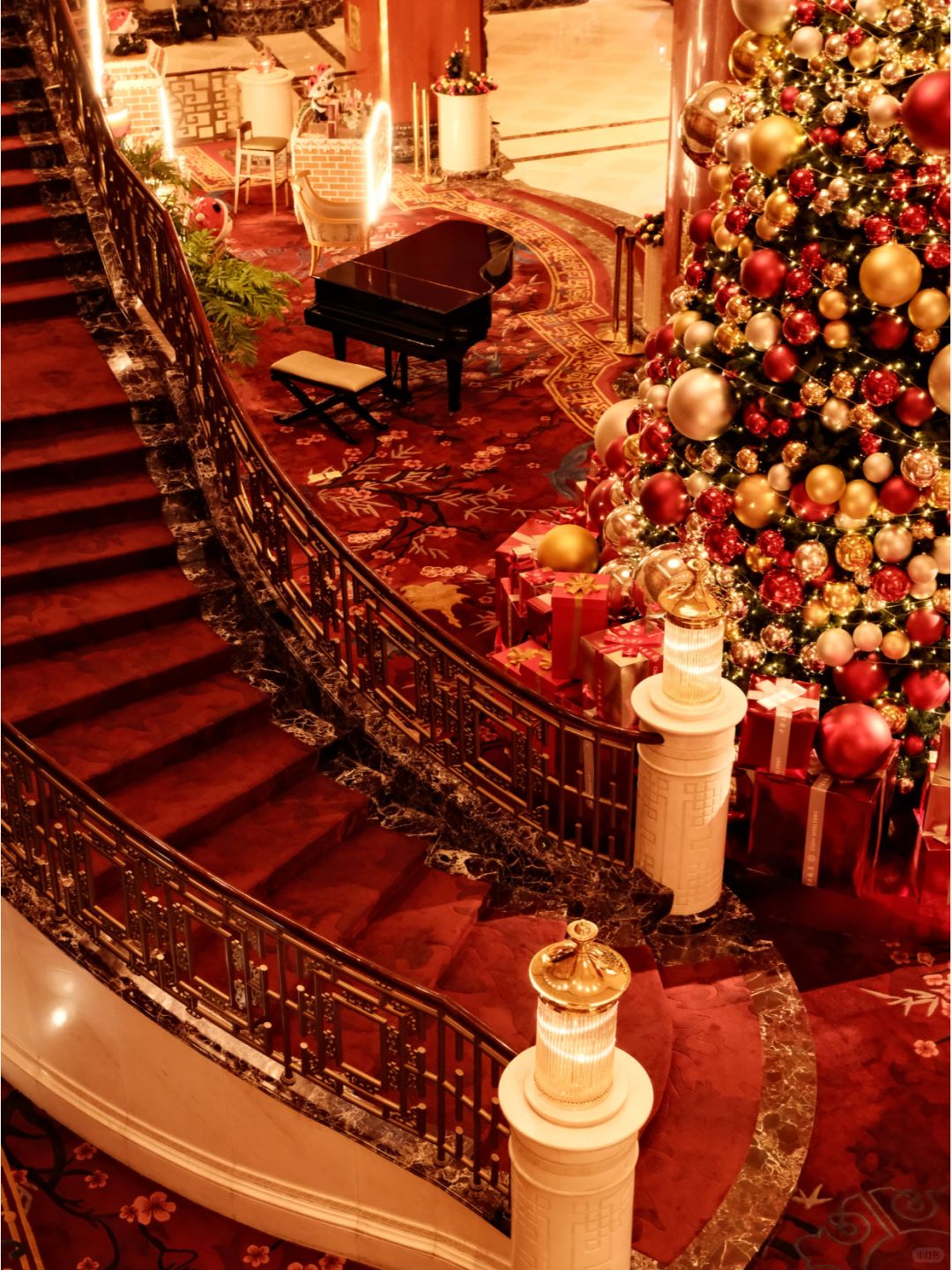 Beijing/Tianjin-The entrance of Beijing Shangri La Hotel is very warm, elegant, and refined!