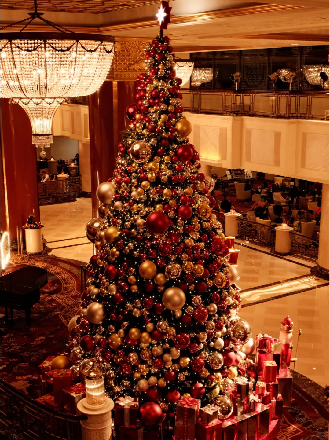 Beijing/Tianjin-The entrance of Beijing Shangri La Hotel is very warm, elegant, and refined!