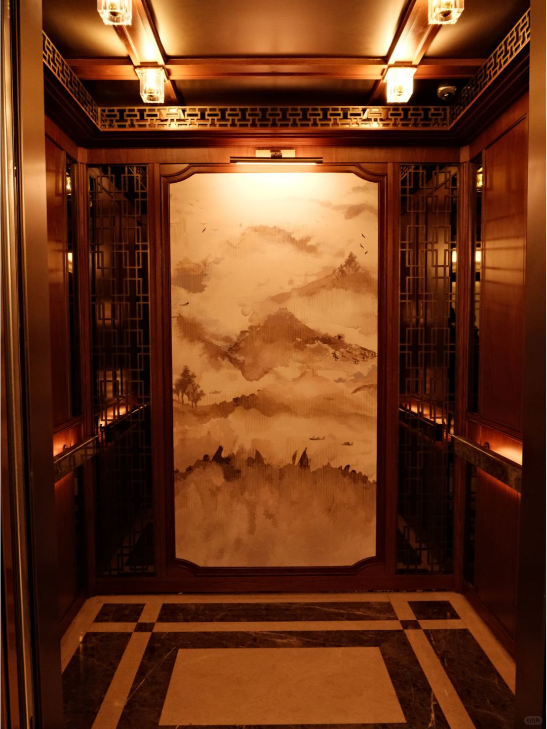 Beijing/Tianjin-The entrance of Beijing Shangri La Hotel is very warm, elegant, and refined!