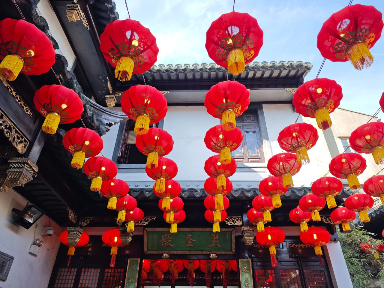 Shanghai/Hangzhou-Chenghuang Temple in Shanghai is a unique Chinese religious culture. Don't make any mistake!