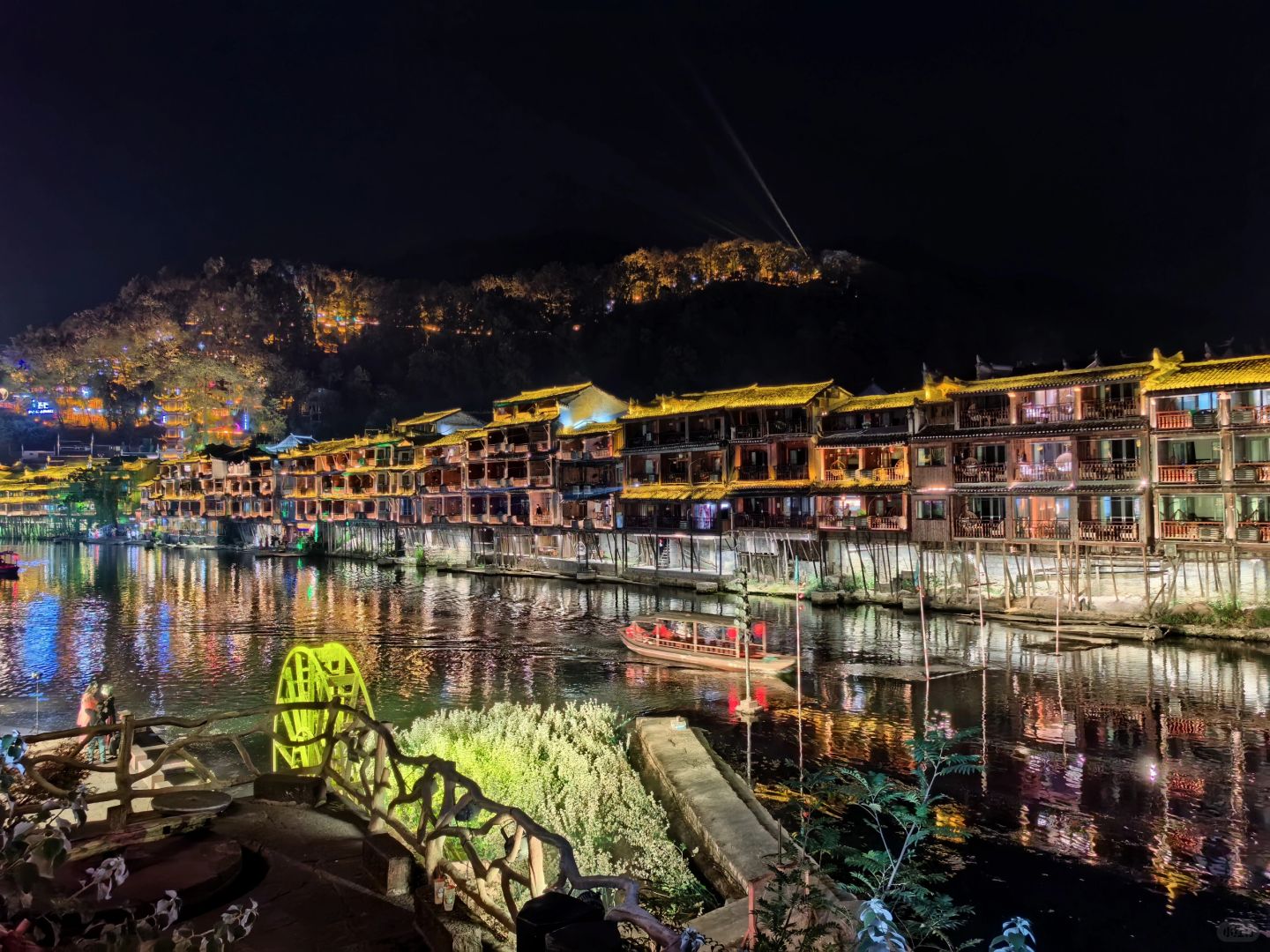 Changsha-The ancient city of Fenghuang in Hunan, although it has a strong commercial atmosphere, is indeed very lively!