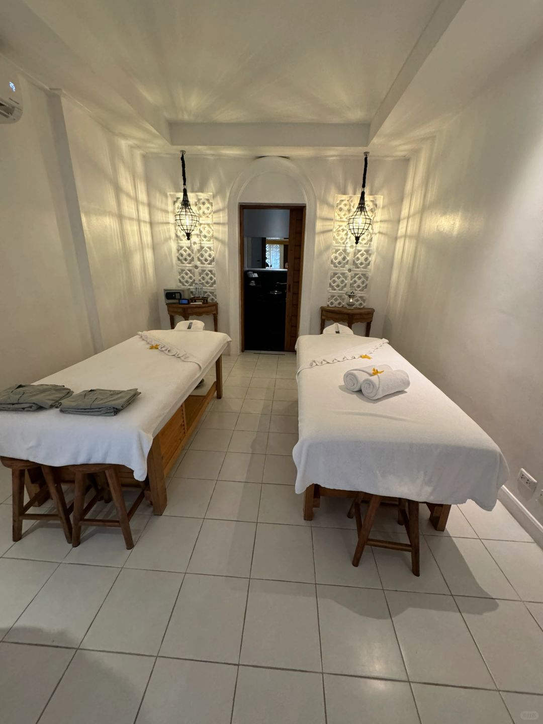 Phuket-The Oasis Spa in Phuket, Thailand, experience hot oil massage and Thai body massage