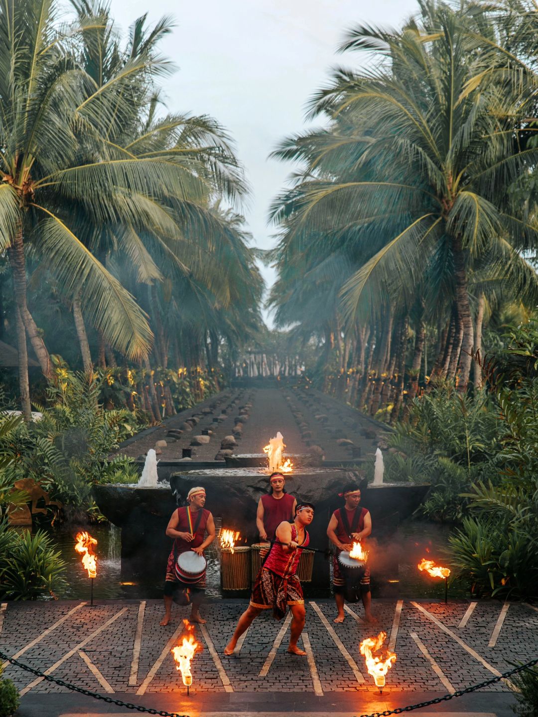 Bali-The St. Regis Bali Resort Hotel, private pool villas seamlessly connected to the lagoon pool