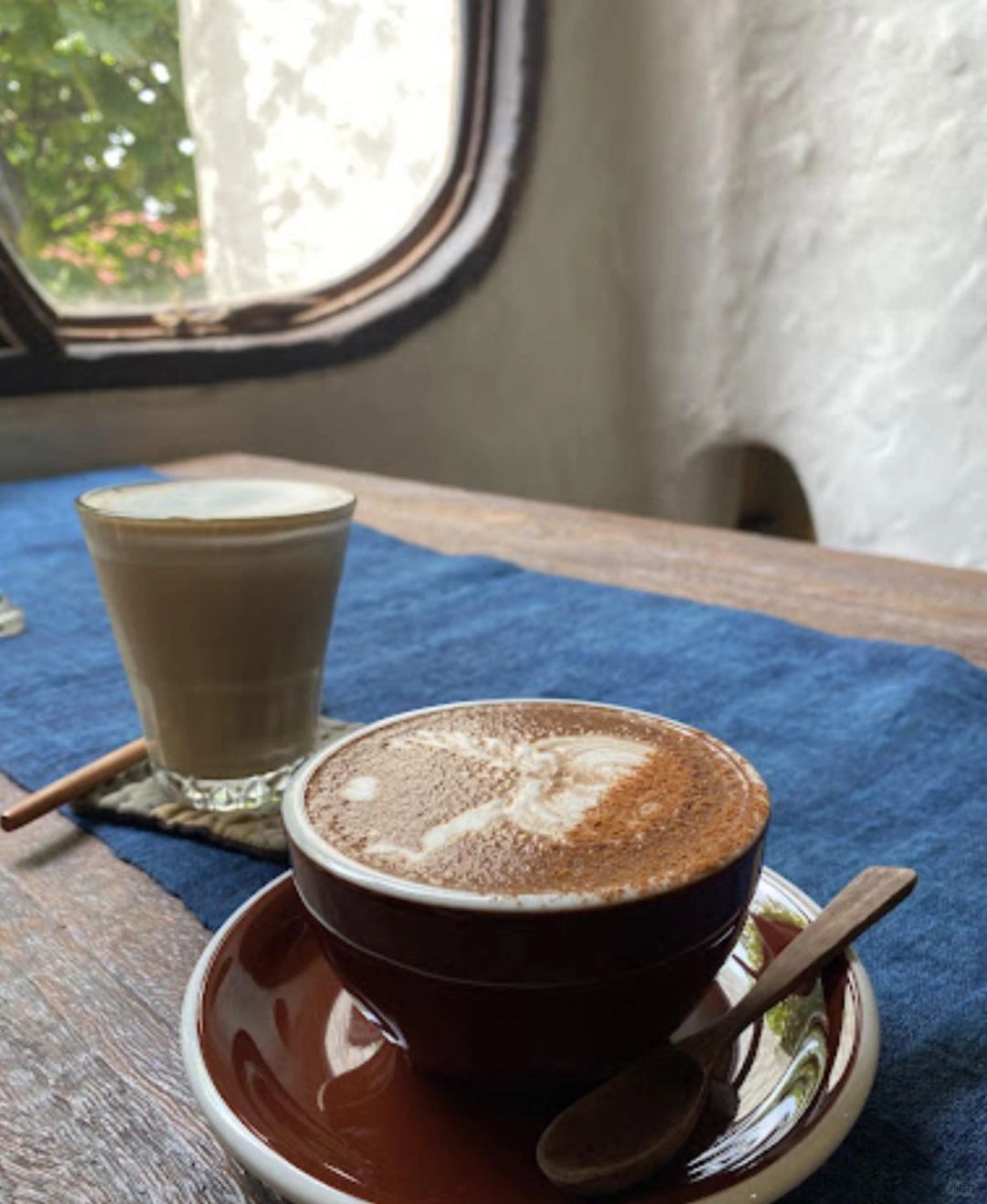 Hanoi-Giao Mùa Coffee, the decoration style makes people feel like walking into a fairy tale world