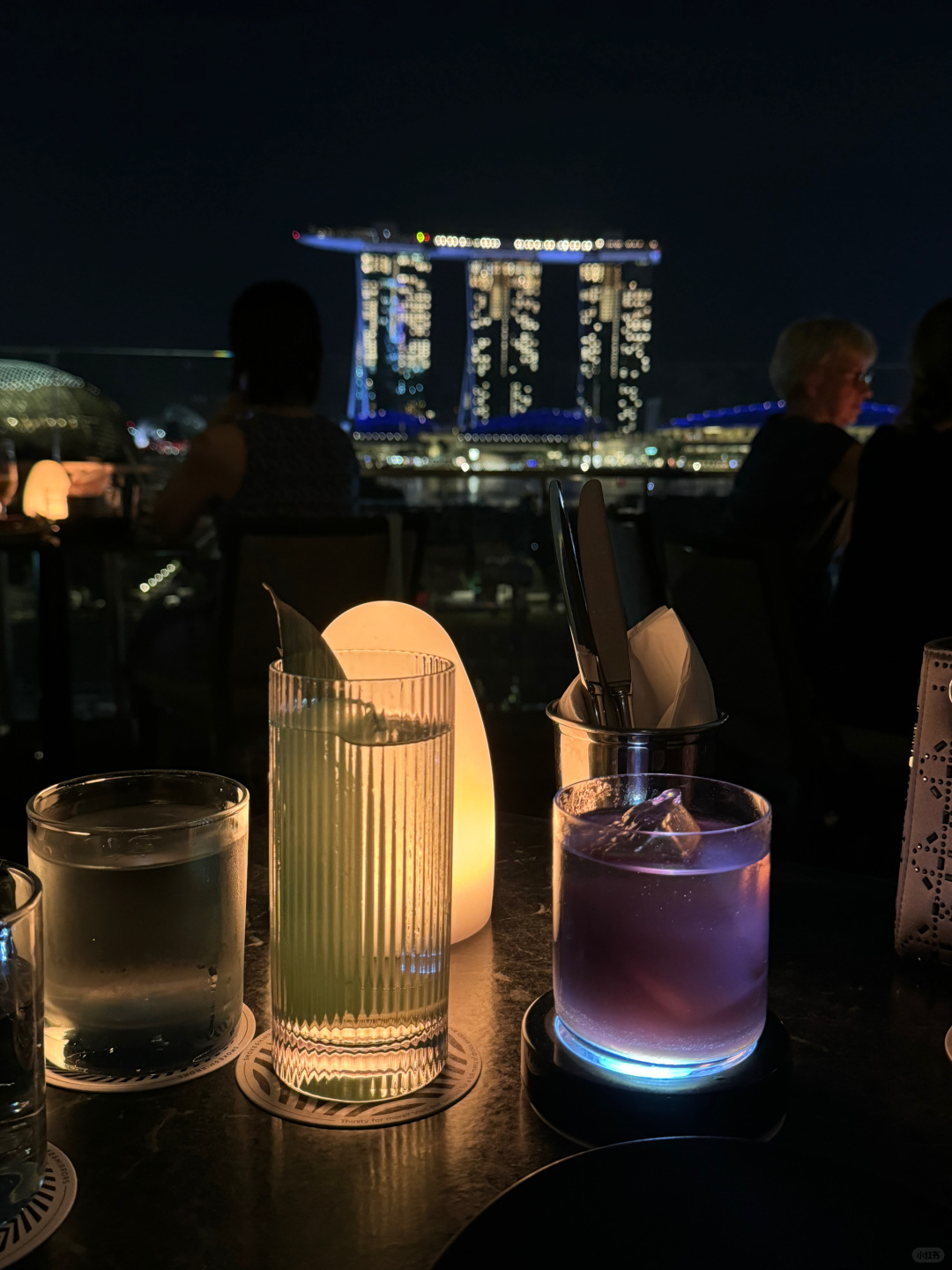 Singapore-Singapore's rooftop Smoke And Mirrors Bar has the best city night view in Singapore