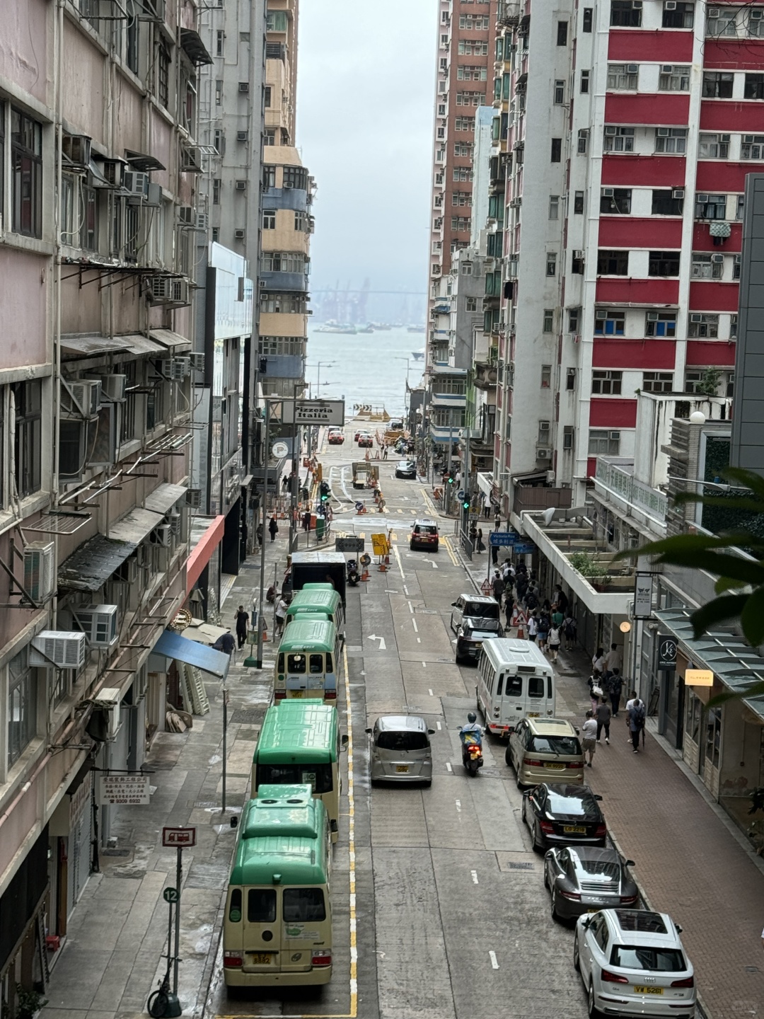 Hong kong-Hong Kong Chengji Restaurant, there are many people, basically neighbors come here to eat