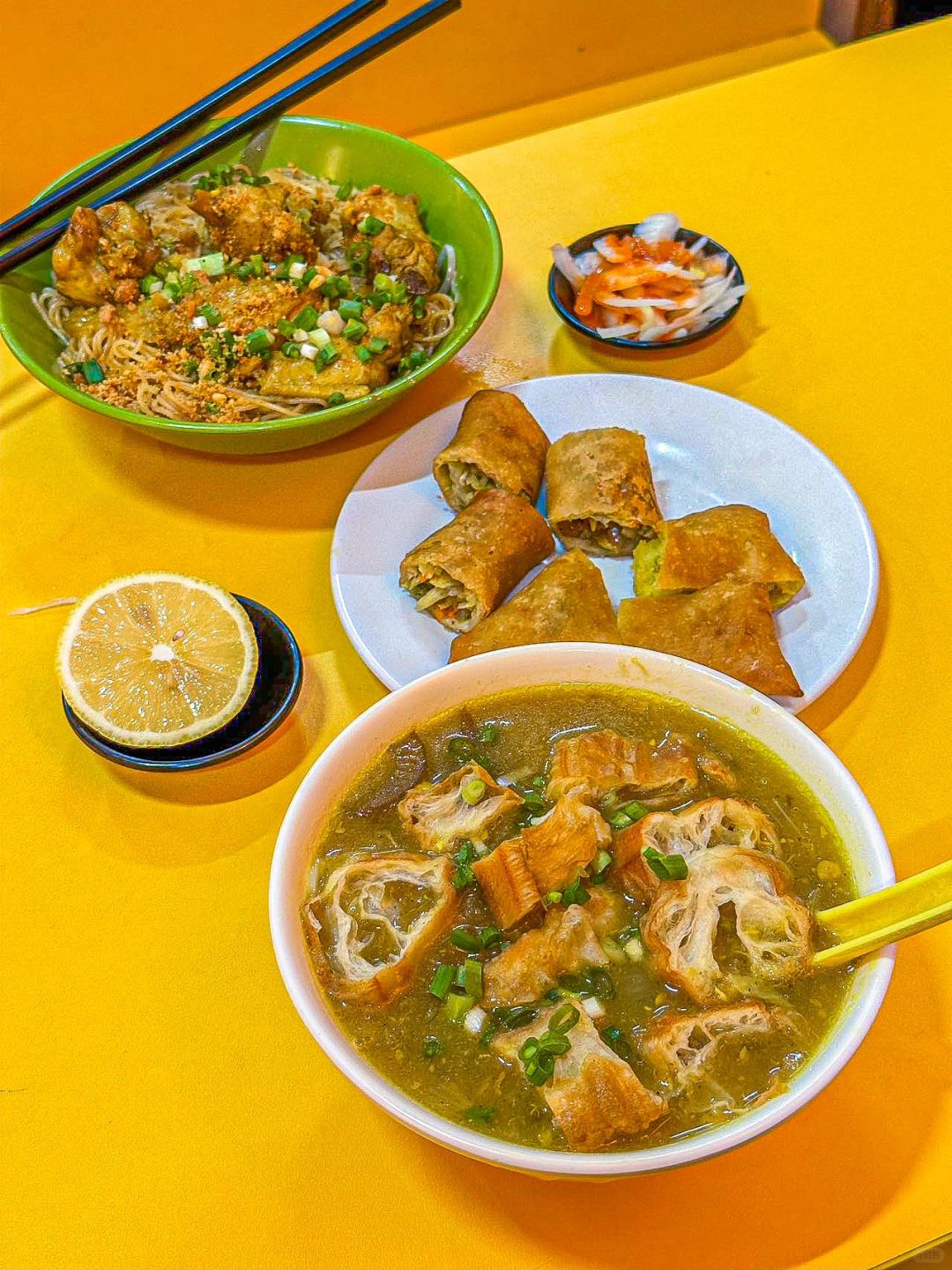 Macao-Macau Baoji Noodle Shop, opened in 1977, the curry chicken and fish soup noodles are delicious