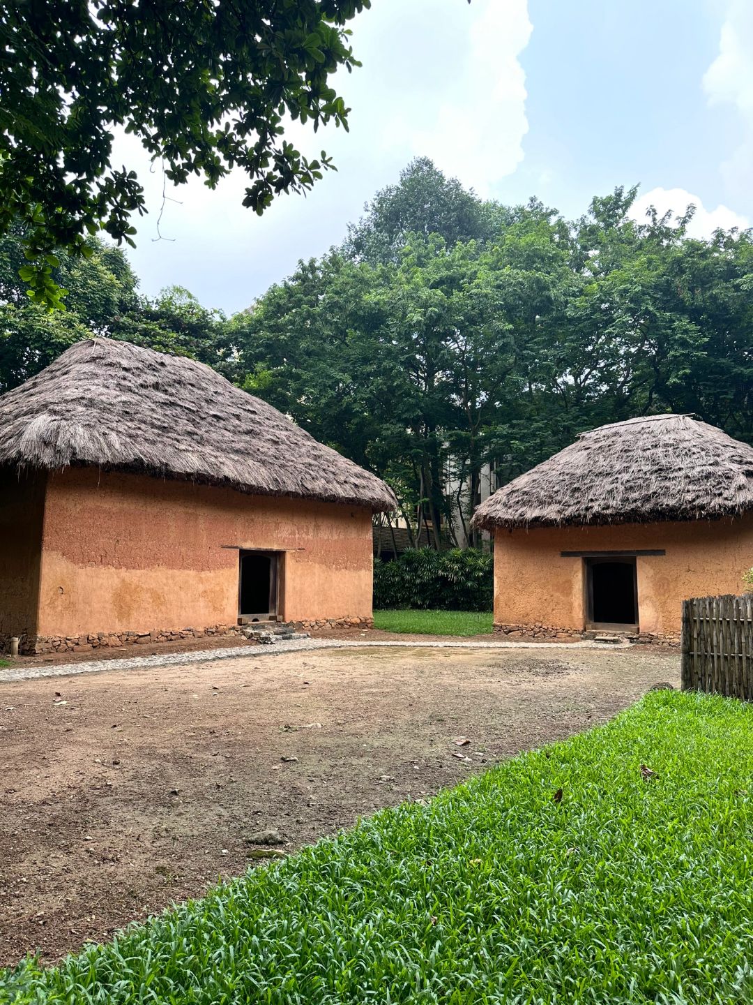 Hanoi-Vietnam Museum of Ethnology in Hanoi, 🎫exhibitions on Vietnam’s ethnicity and history